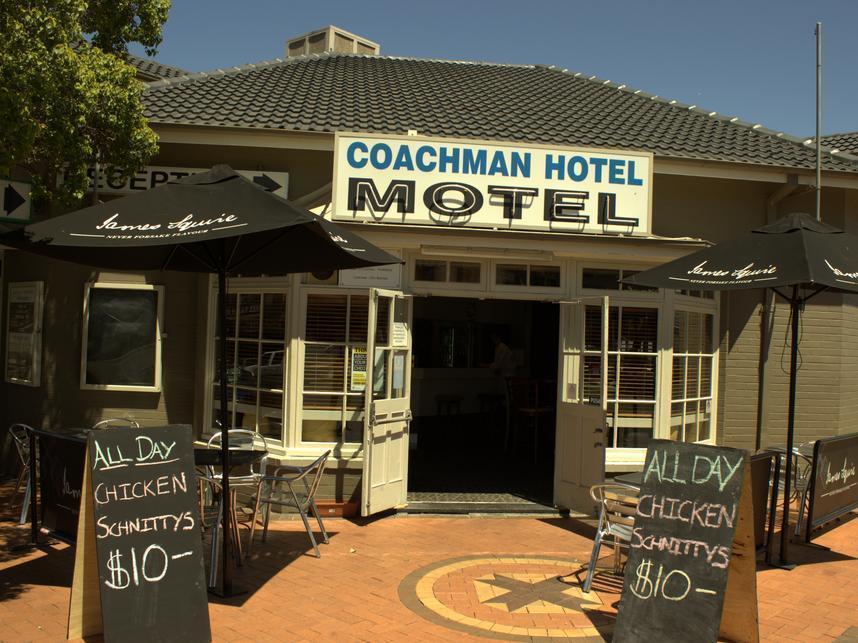 Coachman Hotel Motel Parkes Exteriör bild